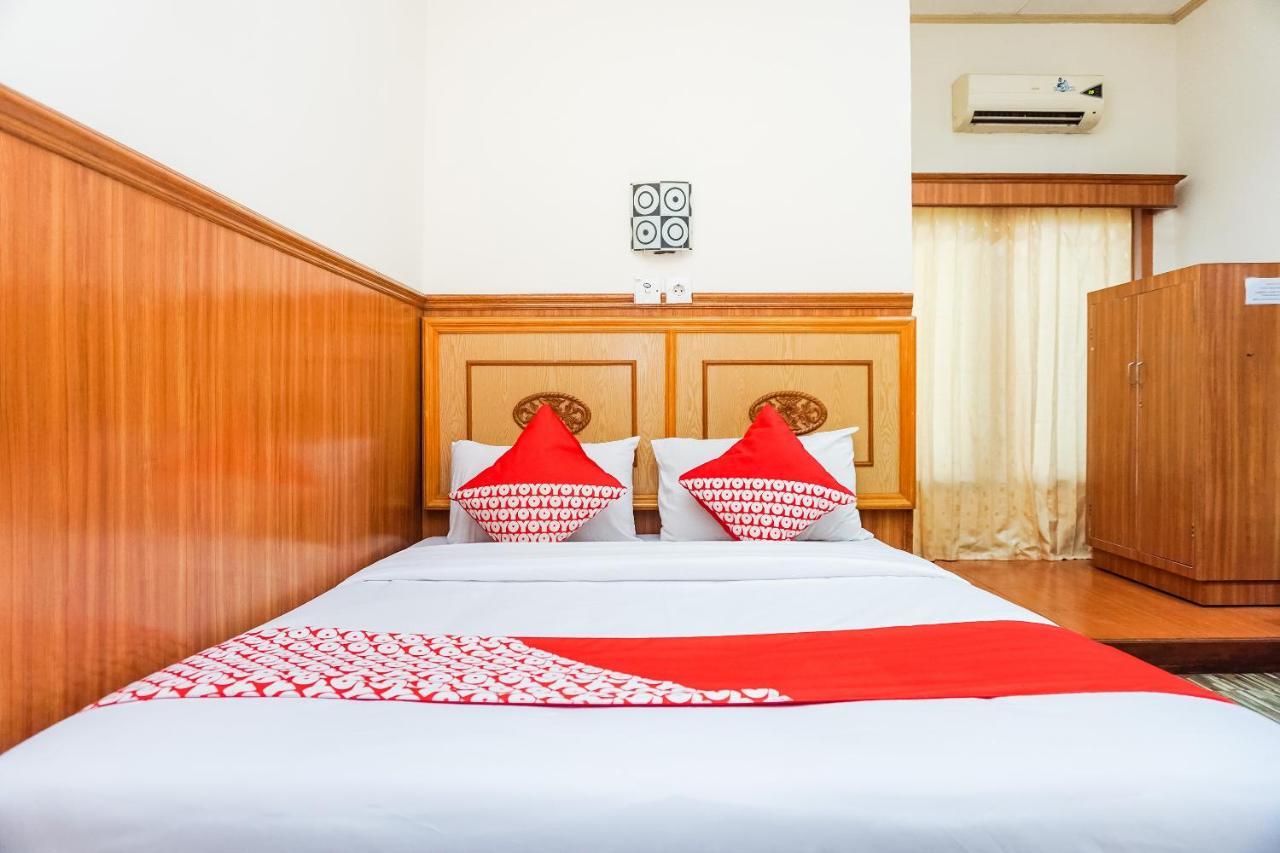 פדאנג Oyo 375 Hotel Bougenville Syariah מראה חיצוני תמונה