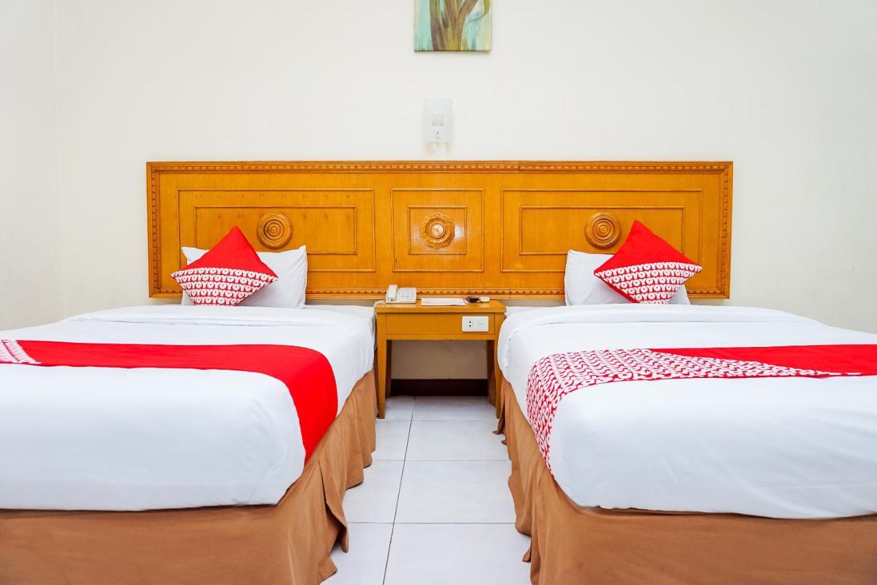 פדאנג Oyo 375 Hotel Bougenville Syariah מראה חיצוני תמונה