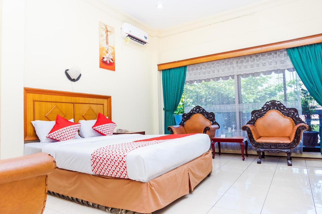 פדאנג Oyo 375 Hotel Bougenville Syariah מראה חיצוני תמונה