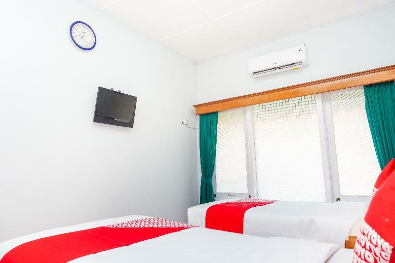 פדאנג Oyo 375 Hotel Bougenville Syariah מראה חיצוני תמונה